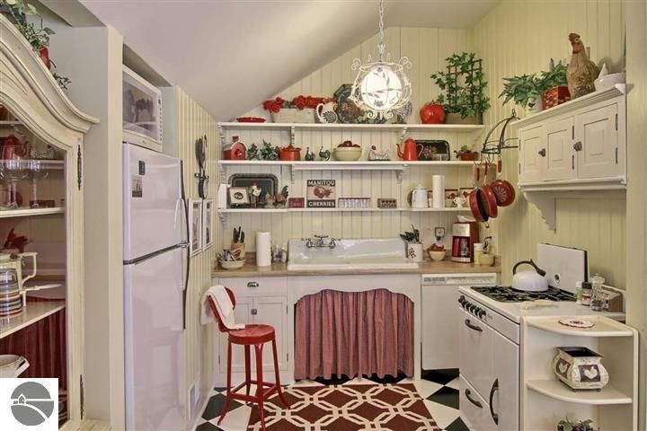 230 Wellington Street, Traverse City, MI 49686